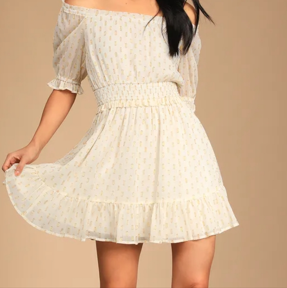 NWT Lulu's off the shoulder dress